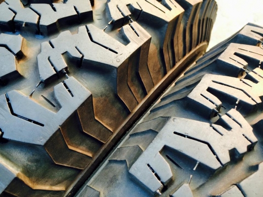 ขายยาง BF Goodrich All-terrain 265 75 r16 ปี13 หนวดติดตุ่ม