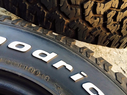 ขายยาง BF Goodrich All-terrain 265 75 r16 ปี13 หนวดติดตุ่ม