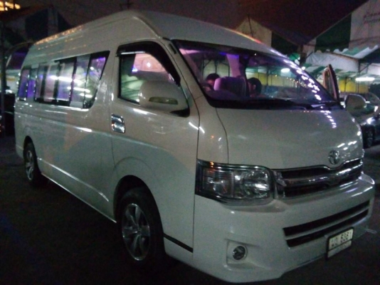 รถตู้ TOYOTA COMMUTER 2.5 ดีเซลล์ ปี 2012 แต่งวีไอพี เบาะ 4 แถว ราคา 899,000 บาทโทร สอบถาม คุณตันหยง 0902726669