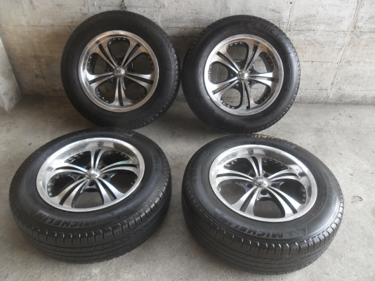 ล้อแม็ก 17นิ้ว 5รู114 พร้อมยาง สวยๆ 4 ล้อ ราคา 6800 บาท