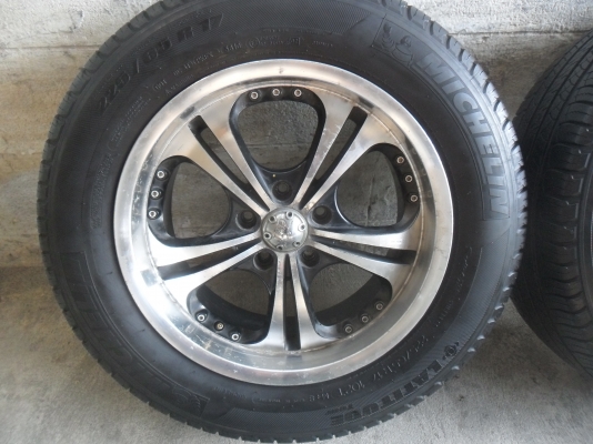 ล้อแม็ก 17นิ้ว 5รู114 พร้อมยาง สวยๆ 4 ล้อ ราคา 6800 บาท