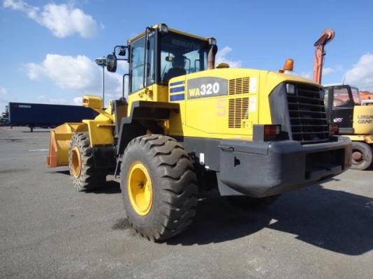 ขาย รถตัก KOMATSU WA320-5 นำเข้าจากญี่ปุ่น 090-986-2521 อ๊อบ