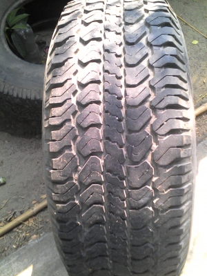 255/70R15 MICHELIN  LTX  A/T   มี 2 เส้น สวย ดอกยางหนา เสมอ ทั้ง 2 เส้น โทร.081-427-3941