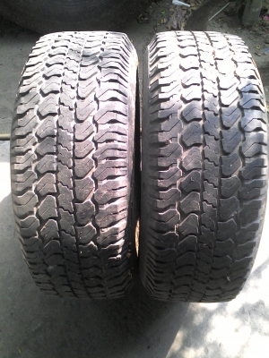 255/70R15 MICHELIN  LTX  A/T   มี 2 เส้น สวย ดอกยางหนา เสมอ ทั้ง 2 เส้น โทร.081-427-3941