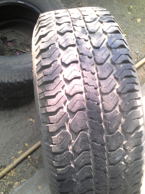 255/70R15 MICHELIN  LTX  A/T   มี 2 เส้น สวย ดอกยางหนา เสมอ ทั้ง 2 เส้น โทร.081-427-3941