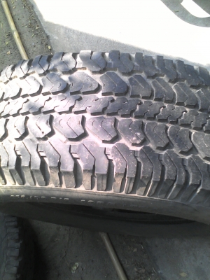 255/70R15 MICHELIN  LTX  A/T   มี 2 เส้น สวย ดอกยางหนา เสมอ ทั้ง 2 เส้น โทร.081-427-3941