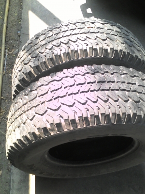 255/70R15 MICHELIN  LTX  A/T   มี 2 เส้น สวย ดอกยางหนา เสมอ ทั้ง 2 เส้น โทร.081-427-3941