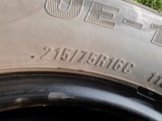 215/75R16 MAXXIS TRUCMAXX UE-168N ชุด 4 เส้น ปี 2012 TEL.081-427-3941