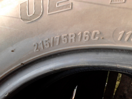 215/75R16 MAXXIS TRUCMAXX UE-168N ชุด 4 เส้น ปี 2012 TEL.081-427-3941