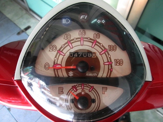 JALATO  สีแดงขาว รถเดือน เม.ย. ปี56 หัวฉีดประหยัดน้ำมัน แรงด้วย 125 cc ไมล์ 4 พันโล ยางใหม่หน้าหลัง แถม 2 รายการ  19900