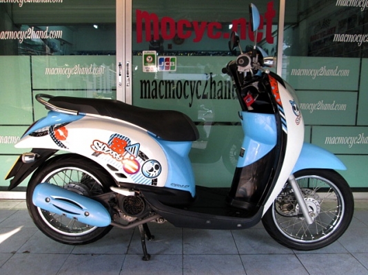 scoopy-i  สี ฟ้าขาว รถเดือน มกราคม ปี 55 ไมล์ 13xxx โล แถม 2 รายการ 24900