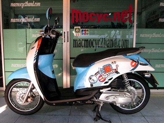 scoopy-i  สี ฟ้าขาว รถเดือน มกราคม ปี 55 ไมล์ 13xxx โล แถม 2 รายการ 24900