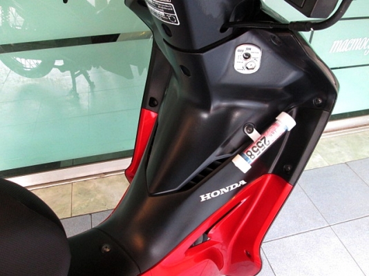 wave 110 i สีดำแดงโฉมใหม่ รถดือน ตุลาคม ปี 57 ไมล์ 240 โล รถใหม่ไมล์น้อยน้องๆป้ายแดง ฟรีโอน แถม 3 รายการ 34900