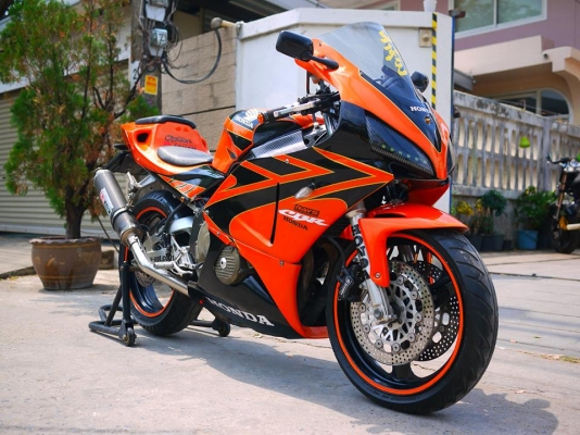 ขาย Cbr400 พร้อมทะเบียนแท้ แฟริ่ง Rc212 เครื่องดี ศูนย์ดี ระบบไฟสมบูรณ์ สีใหม่ พร้อมล้างคาร์บูเช็ควาว