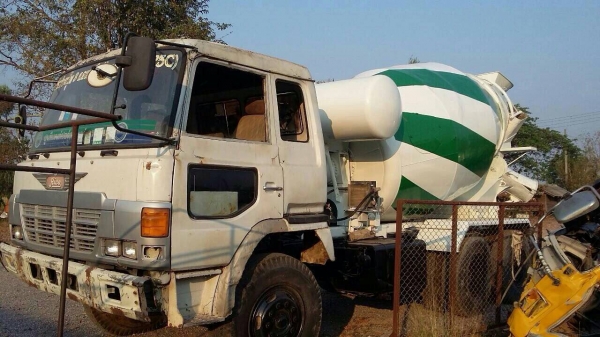 ขายรถบรรทุก 10 ล้อโม่ปูน HINO รถประกอบ เครื่อง EK100 260 แรงม้า โม่ BNK 7 คิว ราคา 750000