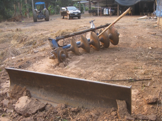 รถไถ FORD 6600 เสื้อลาย