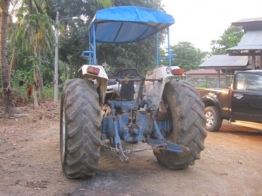 รถไถ FORD 6600 เสื้อลาย