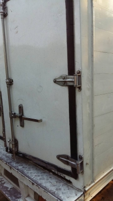 ตู้เย็นใส่รถดีแม็ค