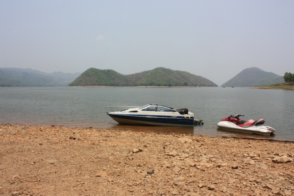 เรือเร็ว 19f