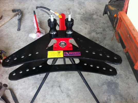 เครื่องดัดท่อตั้งแท่น