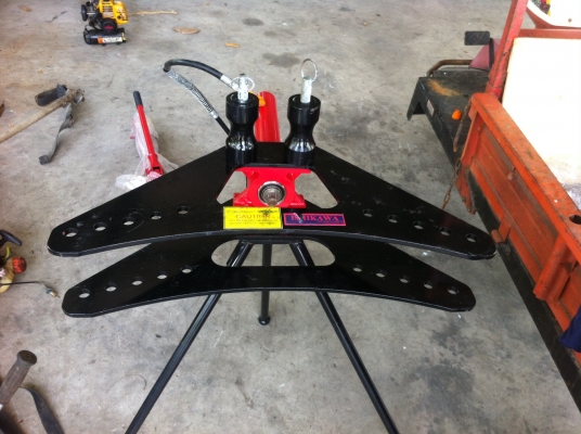 เครื่องดัดท่อตั้งแท่น