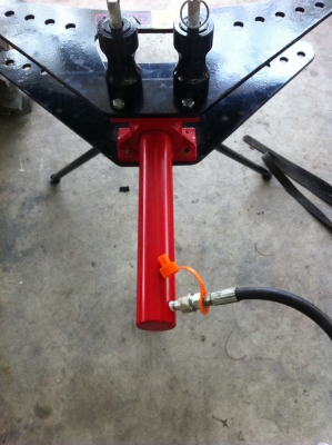 เครื่องดัดท่อตั้งแท่น