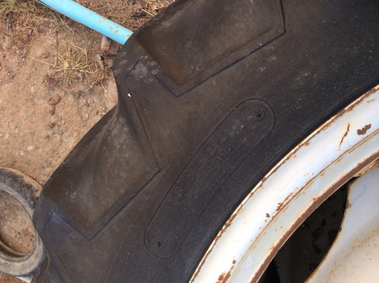 ขายยางรถไถฟอร์ด