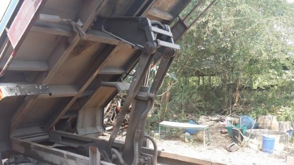 ขายหกล้อดั้ม ISUZU NMR130 ปี55