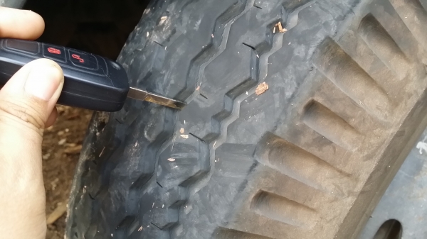 ขายหกล้อดั้ม ISUZU NMR130 ปี55