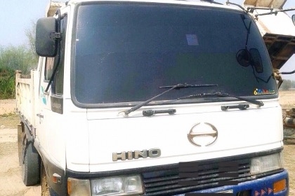 HINO FC 185 HP HO7C หกล้อดั๊มพ์ กระบะดั๊เหล็ก 4 ตันความยาว 3.60 เมตรสภาพดีสวยพร้อมบรรทุกได้เลยครับ เครื่องยนต์ 185 แรงแห้งดีแรงดีไม่มีเยิ้ม หัวเก๋งสมอเงินอย่างสวยยังไม่แจ้งลงเล่มนะครับ ภายในเก๋งคอนโซลสวยครบ แอร์เย็น พวงมาลัยเพาเวอร์ ระบบเบรคทริ๊ปฟี้ครบครั HINO FC 185 HP HO7C หกล้อดั๊มพ์ กระบะดั๊เหล็ก 4 ตันความยาว 3.60 เมตรสภาพดีสวยพร้อมบรรทุกได้เลยครับ เครื่องยนต์ 185 แรงแห้งดีแรงดีไม่มีเยิ้ม หัวเก๋งสมอเงินอย่างสวยยังไม่แจ้งลงเล่มนะครับ ภายในเก๋งคอนโซลสวยครบ แอร์เย็น พวงมาลัยเพาเวอร์ ระบบเบรคทริ๊ปฟี้ครบครั