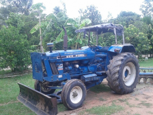 ขายรถไถ FORD สภาพดี อุปกรณ์ ครบ