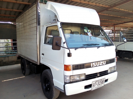 4 ล้อบรรทุก *ตู้เย็น สแตนเลส*  ISUZU  NKR  88  แรงม้า  * ยาว 3.20 ม. *  รถสวยเดิม+สวยจริง+สภาพพร้อมใช้งาน  * มีเล่มพร้อมโอน *