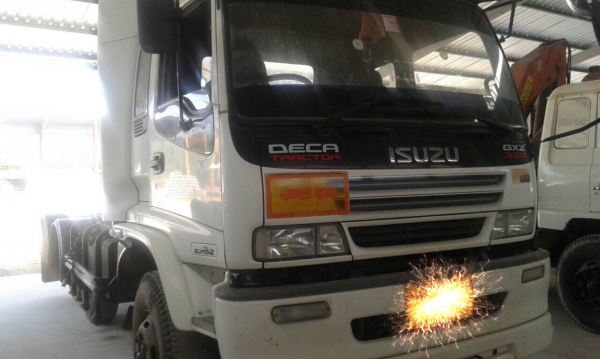 10ล้อหัวลาก320แรงแม็คโหลด....ขายถูกปี50 ไม่มีเครื่องและเกียร์ฺ...เล่มจัดให้พร้อม