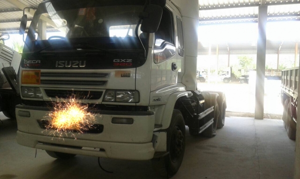 10ล้อหัวลาก320แรงแม็คโหลด....ขายถูกปี50 ไม่มีเครื่องและเกียร์ฺ...เล่มจัดให้พร้อม