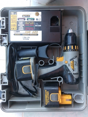 สว่านไร้สาย National 1ชุด