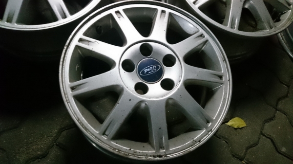 ล้อFord focus 1.8รุ่นแรก