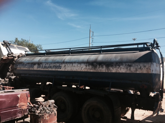 รถน้ำ2เพลา...ขายตามสภาพHino FM17. เครื่องเดิม168แรง เครื่องEh700.  เล่มพร้อม ม.79ไว้