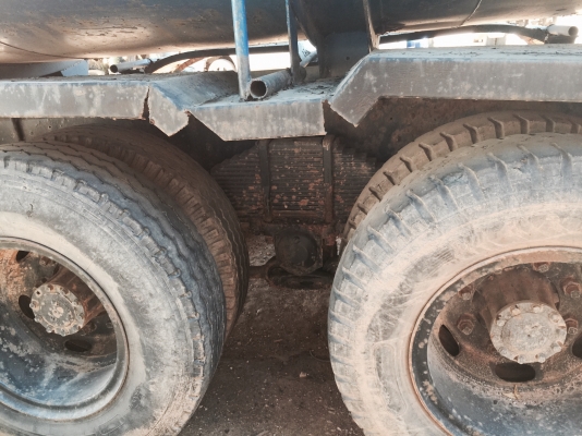 รถน้ำ2เพลา...ขายตามสภาพHino FM17. เครื่องเดิม168แรง เครื่องEh700.  เล่มพร้อม ม.79ไว้