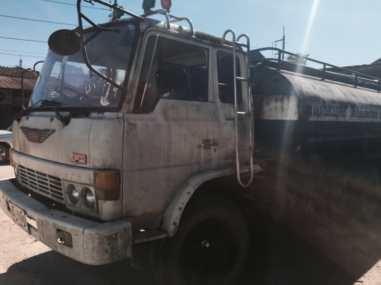 รถน้ำ2เพลา...ขายตามสภาพHino FM17. เครื่องเดิม168แรง เครื่องEh700.  เล่มพร้อม ม.79ไว้