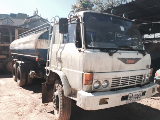 รถน้ำ2เพลา...ขายตามสภาพHino FM17. เครื่องเดิม168แรง เครื่องEh700.  เล่มพร้อม ม.79ไว้