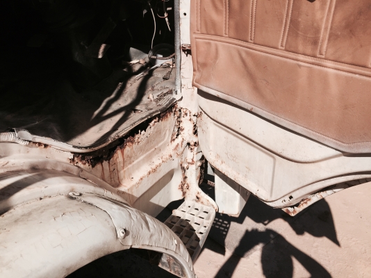 รถน้ำ2เพลา...ขายตามสภาพHino FM17. เครื่องเดิม168แรง เครื่องEh700.  เล่มพร้อม ม.79ไว้