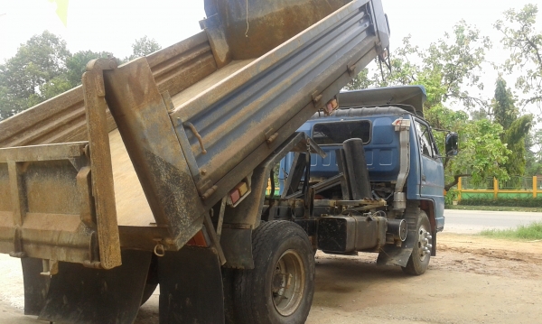 หกล้อ อีซูซุ NPR115แรง(สั่งลุยแท้).ดั้มสามมิตรปี38 ราคา 555,000บ แอร์ ซ่วงล่างหน้าFหนัง F รถสภาพดีเดิมๆพร้อมลุย ทะเบียนพร้อมโอน ครับ