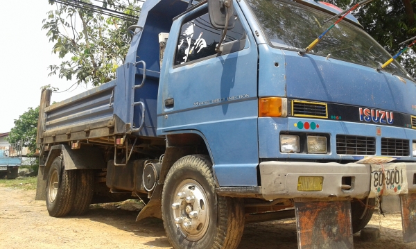 หกล้อ อีซูซุ NPR115แรง(สั่งลุยแท้).ดั้มสามมิตรปี38 ราคา 555,000บ แอร์ ซ่วงล่างหน้าFหนัง F รถสภาพดีเดิมๆพร้อมลุย ทะเบียนพร้อมโอน ครับ