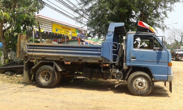 หกล้อ อีซูซุ NPR115แรง(สั่งลุยแท้).ดั้มสามมิตรปี38 ราคา 555,000บ แอร์ ซ่วงล่างหน้าFหนัง F รถสภาพดีเดิมๆพร้อมลุย ทะเบียนพร้อมโอน ครับ