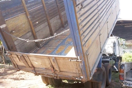 ISUZU JCM 175 HP 6BG1 สิบล้อดั๊มพ์เพลาเดียว กระบะดั๊มพ์ไม้คอกสูงเกษตรพื้นเหล็กสภาพดีพร้อมบรรทุกได้เลยครับ เครื่องยนต์ 175 แรงลงเล่มครบพร้อมเครื่องแรงดีแห้งดีไม่เยิ้ม หัวเก๋งเดิมๆมีผุบ้างภายในคอนโซลยังอยู่ พวงมาลัยเพาเวอร์ เบรคลม ช่วงล่างคัชซีมีดามไว้อย่าง ISUZU JCM 175 HP 6BG1 สิบล้อดั๊มพ์เพลาเดียว กระบะดั๊มพ์ไม้คอกสูงเกษตรพื้นเหล็กสภาพดีพร้อมบรรทุกได้เลยครับ เครื่องยนต์ 175 แรงลงเล่มครบพร้อมเครื่องแรงดีแห้งดีไม่เยิ้ม หัวเก๋งเดิมๆมีผุบ้างภายในคอนโซลยังอยู่ พวงมาลัยเพาเวอร์ เบรคลม ช่วงล่างคัชซีมีดามไว้อย่าง