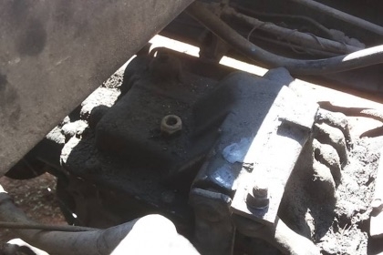 ISUZU JCM 175 HP 6BG1 สิบล้อดั๊มพ์เพลาเดียว กระบะดั๊มพ์ไม้คอกสูงเกษตรพื้นเหล็กสภาพดีพร้อมบรรทุกได้เลยครับ เครื่องยนต์ 175 แรงลงเล่มครบพร้อมเครื่องแรงดีแห้งดีไม่เยิ้ม หัวเก๋งเดิมๆมีผุบ้างภายในคอนโซลยังอยู่ พวงมาลัยเพาเวอร์ เบรคลม ช่วงล่างคัชซีมีดามไว้อย่าง ISUZU JCM 175 HP 6BG1 สิบล้อดั๊มพ์เพลาเดียว กระบะดั๊มพ์ไม้คอกสูงเกษตรพื้นเหล็กสภาพดีพร้อมบรรทุกได้เลยครับ เครื่องยนต์ 175 แรงลงเล่มครบพร้อมเครื่องแรงดีแห้งดีไม่เยิ้ม หัวเก๋งเดิมๆมีผุบ้างภายในคอนโซลยังอยู่ พวงมาลัยเพาเวอร์ เบรคลม ช่วงล่างคัชซีมีดามไว้อย่าง