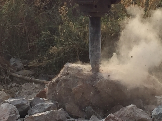 ขายหัวเบรคเกอร์ FURUKAWA ใส่แบคโฮ รุ่น PC-200. CAT 320. ZX-200