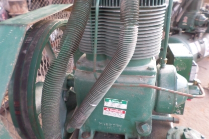 ขายปั๊มลม แชมเปี้ยน จาก USA ขนาด 300 ลิตร มอเตอร์ 5 แรงม้า ไฟ 380 โวลท์ 2 สูบ