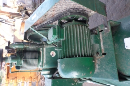 ขายปั๊มลม แชมเปี้ยน จาก USA ขนาด 300 ลิตร มอเตอร์ 5 แรงม้า ไฟ 380 โวลท์ 2 สูบ