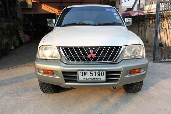 รถสวย สภาพดี พร้อมใช้งาน